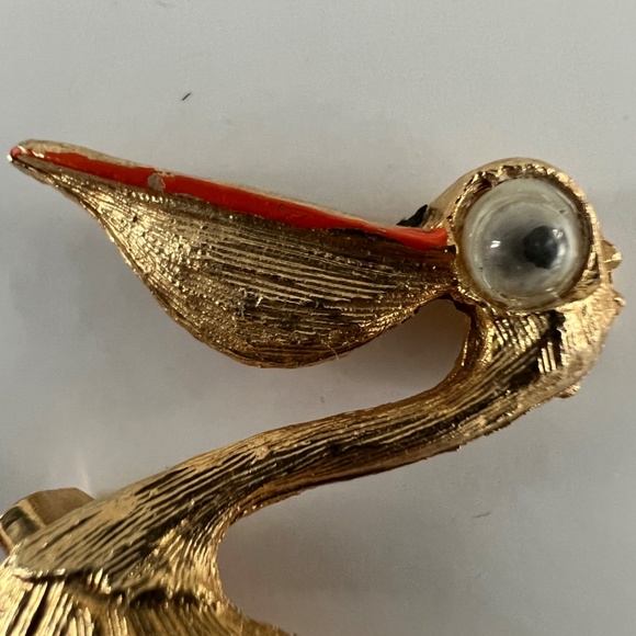 Vintage gold tone  brooch pin pelican goggly eyes - Picture 4 of 4